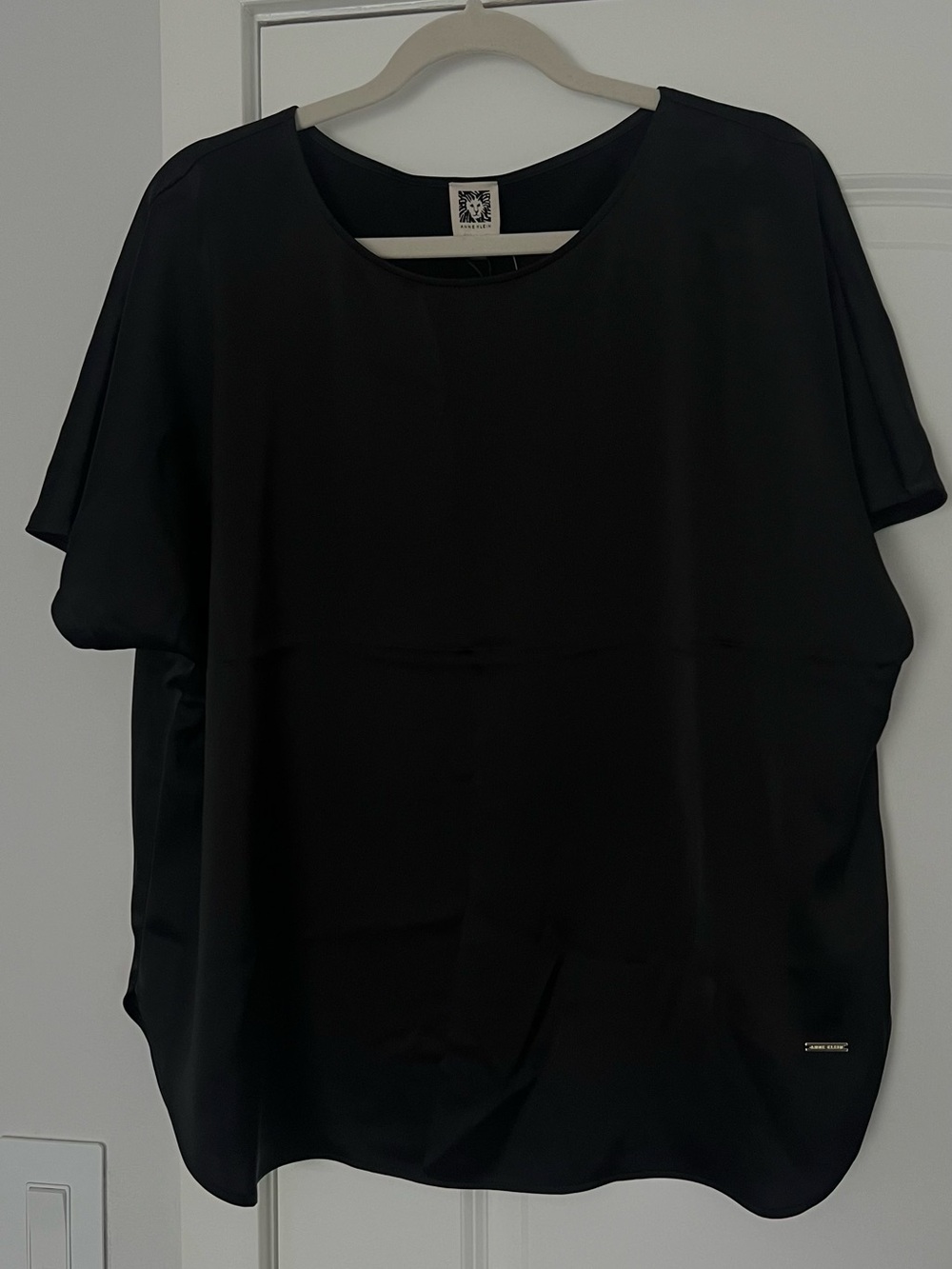 Anne Klein Black Short Sleeve Round Neck Blouse